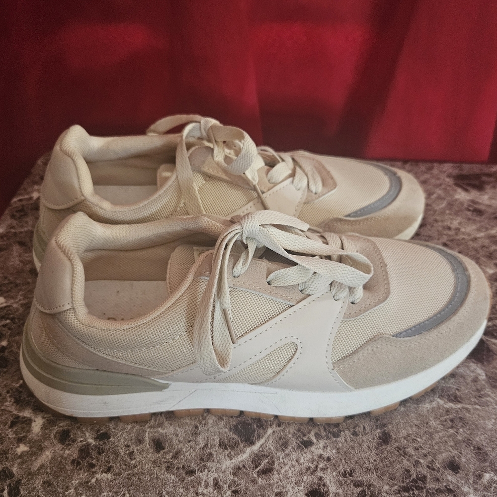 Rachel Zoe Taupe lace up sneakers size 10